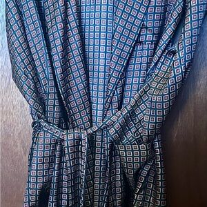 VINTAGE MEN'S ROYTEX ACETATE SMOKING/LOUNGING ROBE WITH BELT & 3 POCKETS IN MED